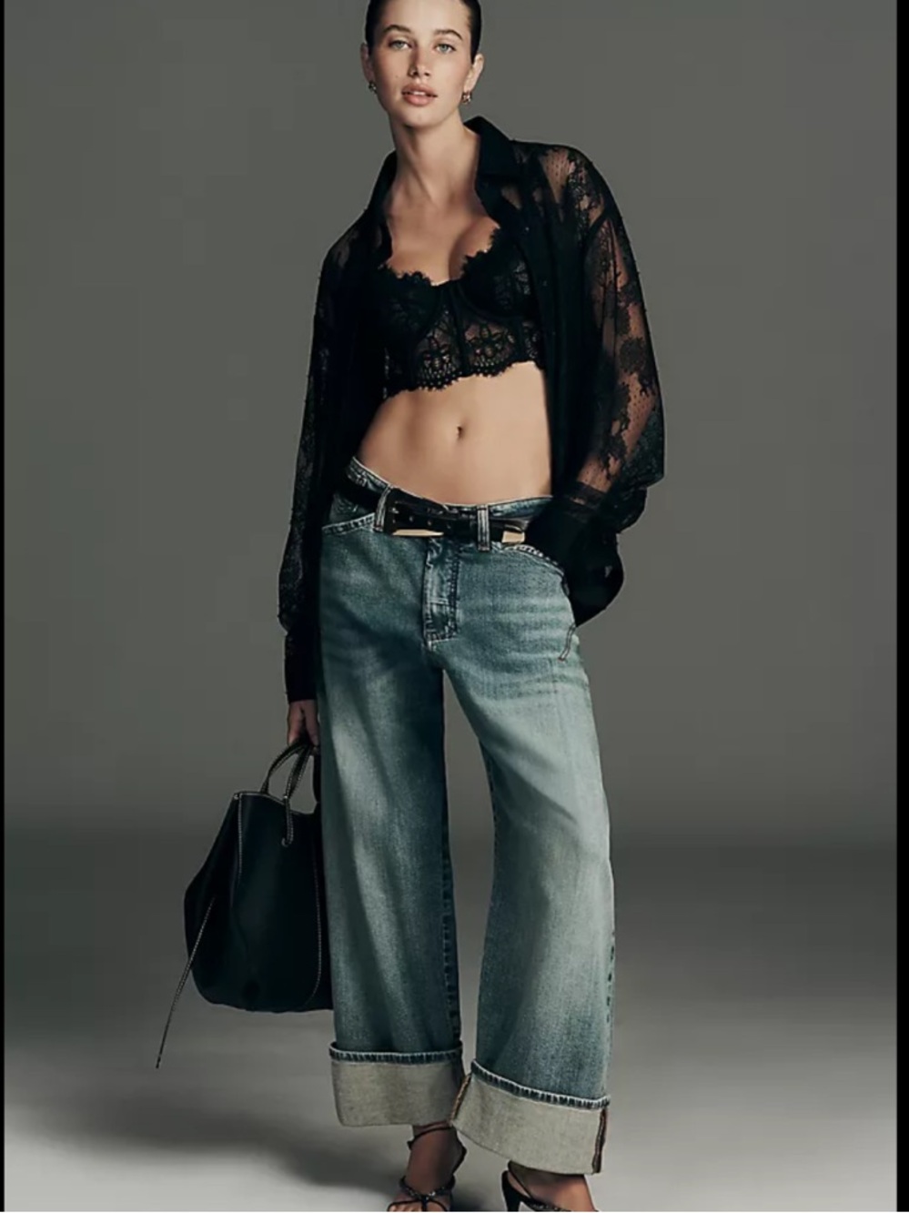 The Kayden Barrel Carpenter 
Jeans by Pilcro
NWOT
Color: Blue Sands Wash